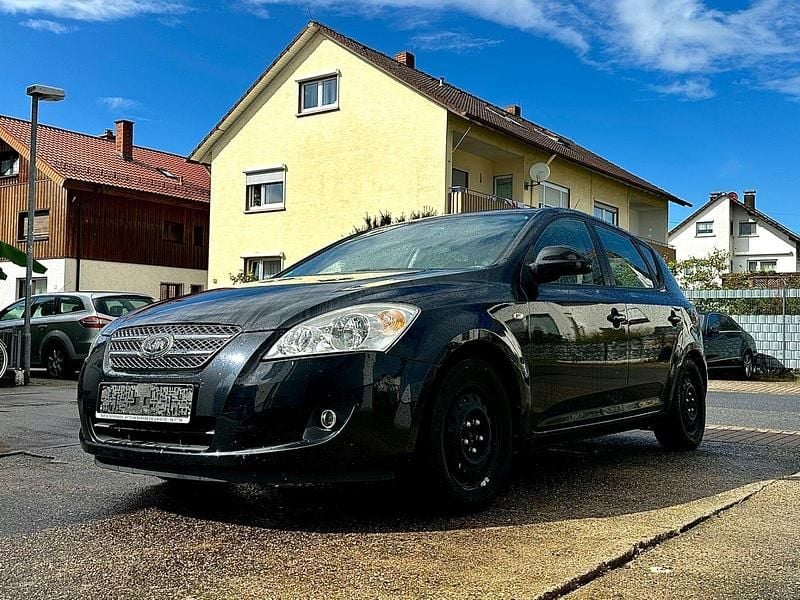Schwarz Gebraucht 2007 Kia Ceed Kleinwagen | 4.000 € (Etwas zu teuer) - Bild 1/4