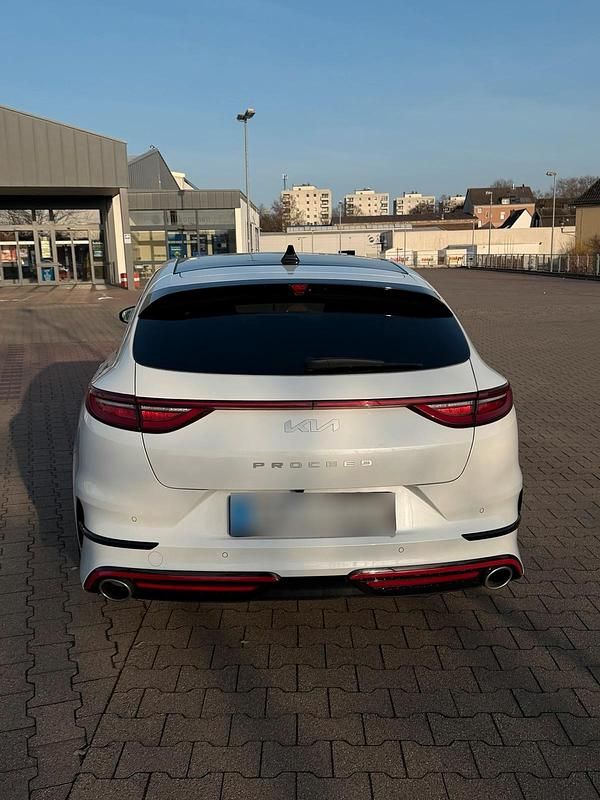 Gebraucht Kia ProCeed GT 204 PS (150 kW) 2023 Weiß Kombi