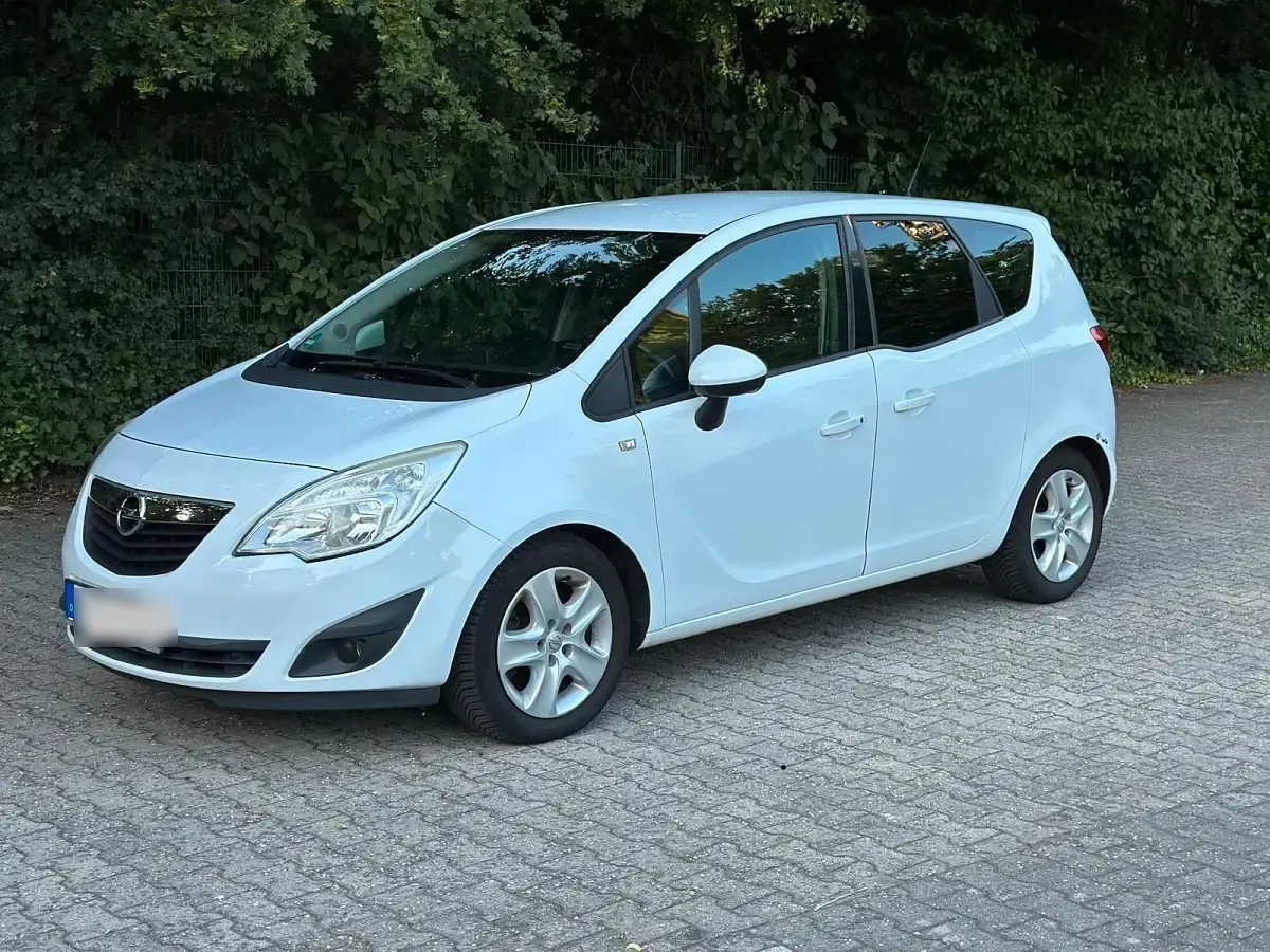 Gebraucht Opel Meriva 101 PS (74 kW) 2011 Weiß Van / Kleinbus