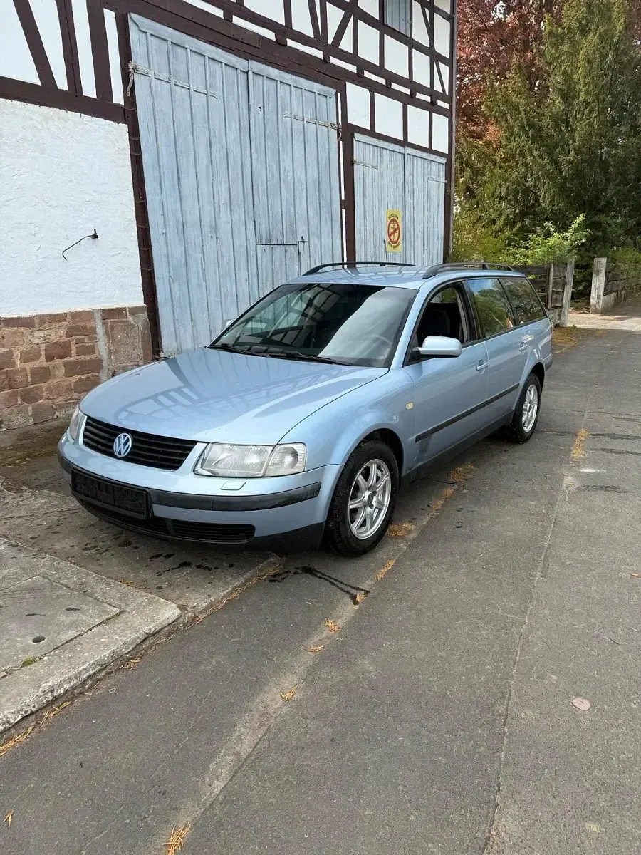 Gebraucht VW Passat 125 PS (91 kW) 1998 Blau Kombi
