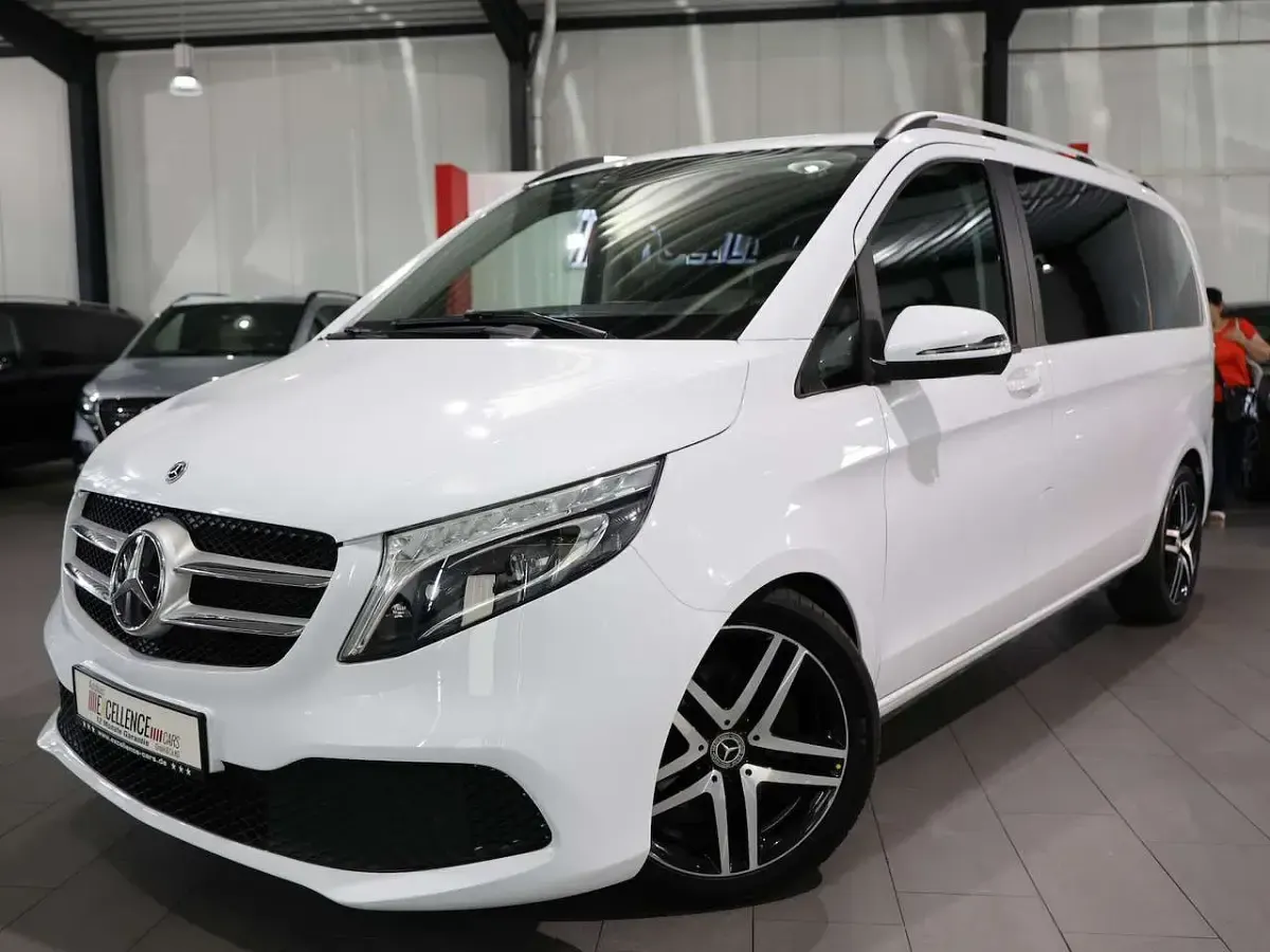 Gebraucht Mercedes V300 239 PS (175 kW) 2020 Weiß Van / Kleinbus