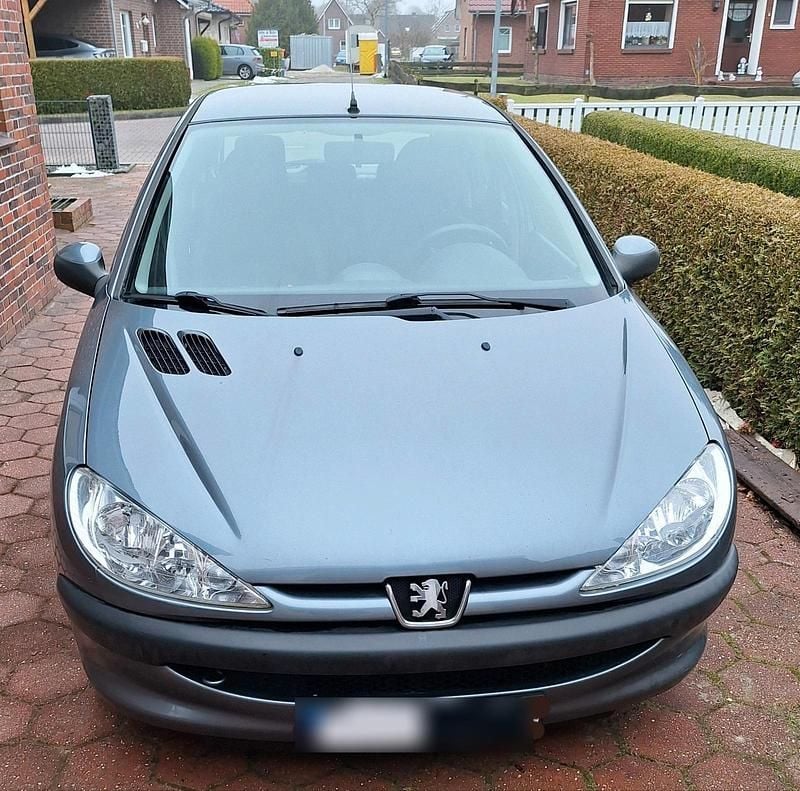 Gebraucht Peugeot 206 75 PS (55 kW) 2009 Grau Kleinwagen