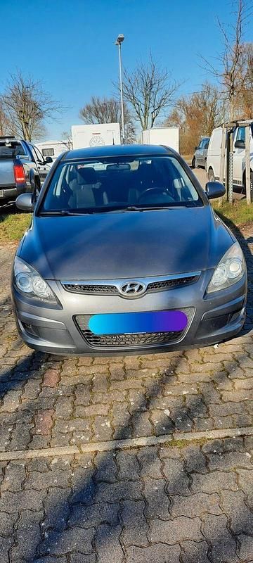 Gebraucht Hyundai i30 109 PS (80 kW) 2009 Grau Limousine