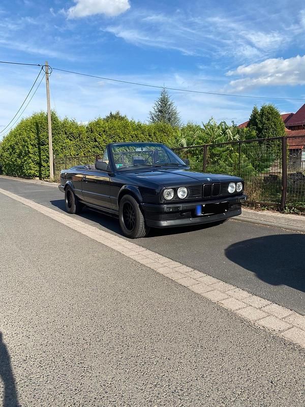 Gebraucht BMW 320 Cabriolet Basis 129 PS (94 kW) 1990 Schwarz Cabrio