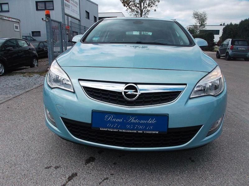 Blau Gebraucht 2010 Opel Astra Edition Limousine | 3.700 € (Superpreis) - Bild 1/4