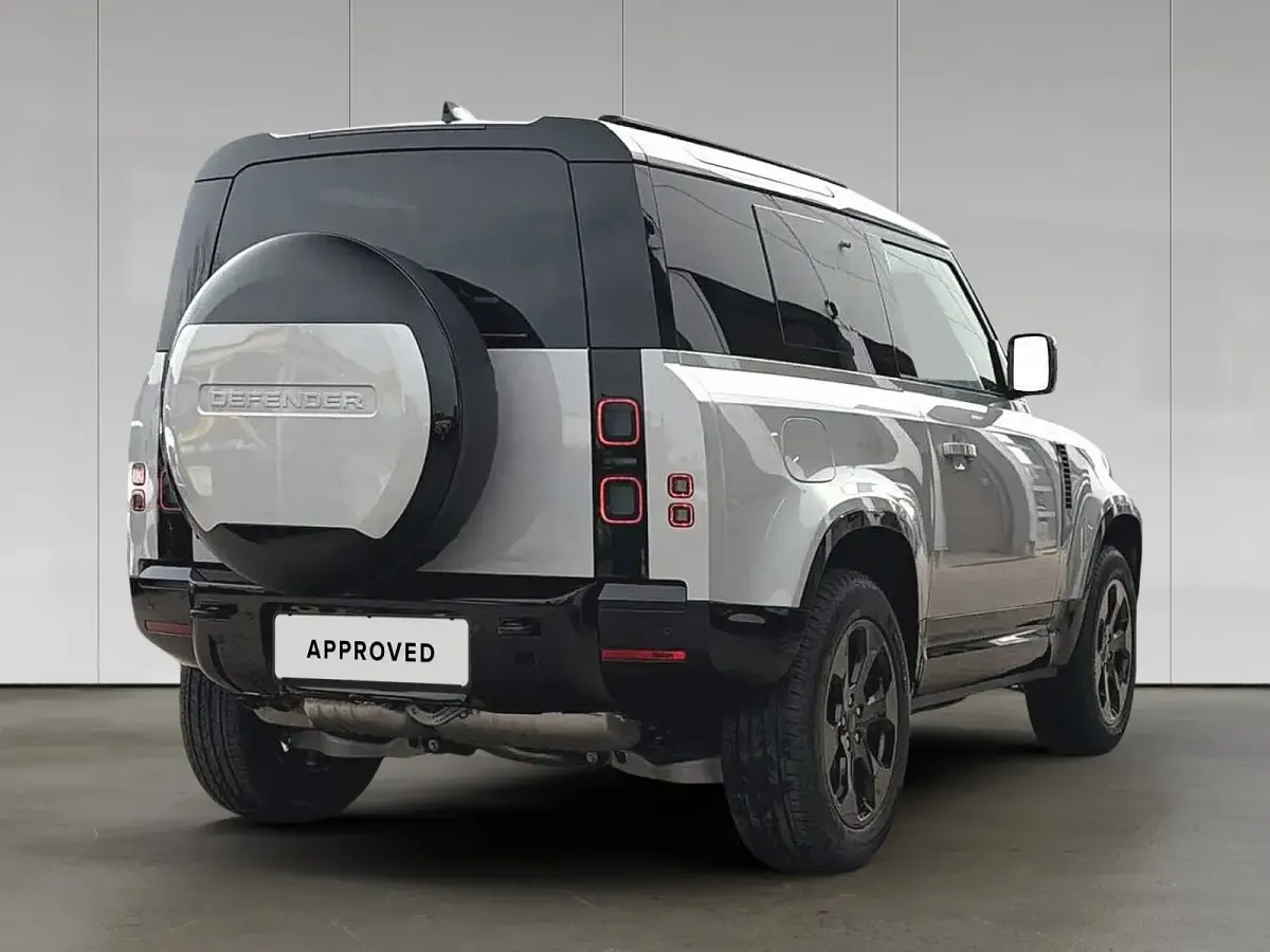 Gebraucht Land Rover Defender SE Dynamic 252 PS (185 kW) 2026 Borasco grey SUV