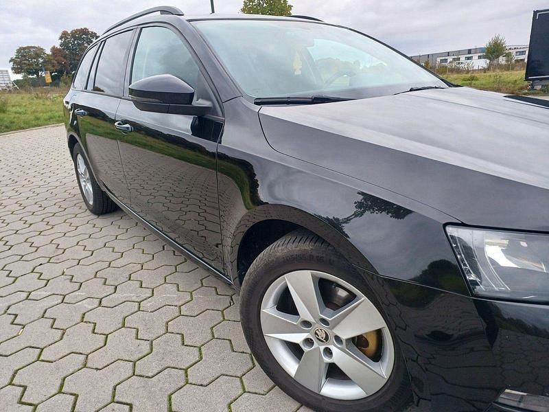 Gebraucht Skoda Octavia 150 PS (110 kW) 2017 Schwarz Kombi