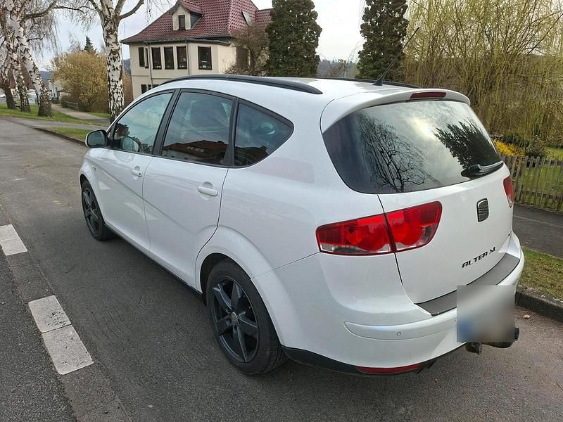 Gebraucht Seat Altea XL 125 PS (91 kW) 2015 Weiß Van / Kleinbus