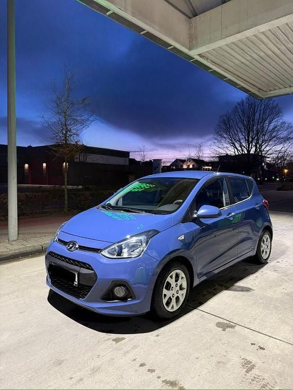 Gebraucht Hyundai i10 Style 91 PS (66 kW) 2016 Blau Kleinwagen