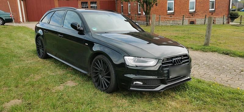 Schwarz Gebraucht 2015 Audi A4 S-Line Kombi | 12.800 € (Fairer Preis) - Bild 1/4