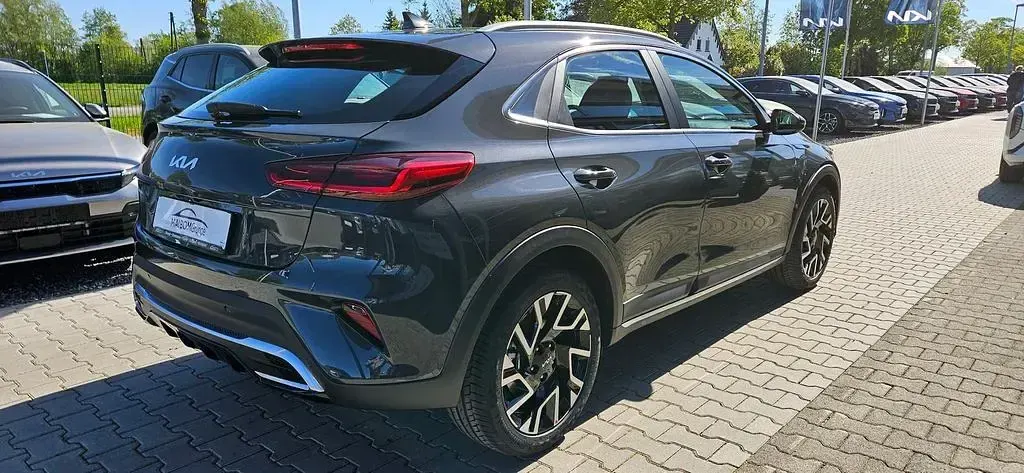 Neu Kia XCeed Spirit 150 PS (110 kW) 2026 Grau SUV