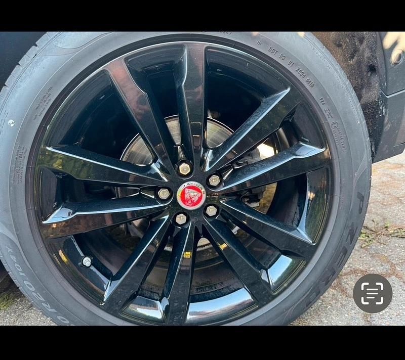 Gebraucht Jaguar E-Pace Chequered Flag 180 PS (132 kW) 2020 Grau SUV