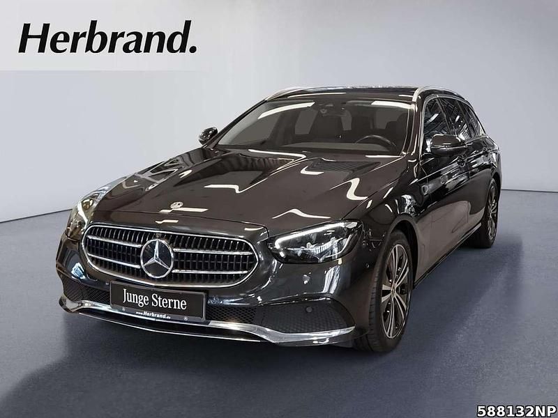 Graphitgrau metallic Gebraucht 2022 Mercedes E400 Avantgarde Kombi | 45.480 € (Guter Preis) - Bild 1/4