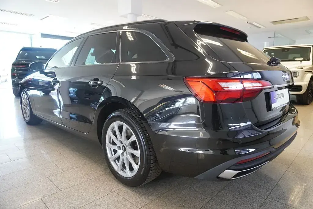 Gebraucht Audi A4 Business 150 PS (110 kW) 2022 Schwarz Kombi