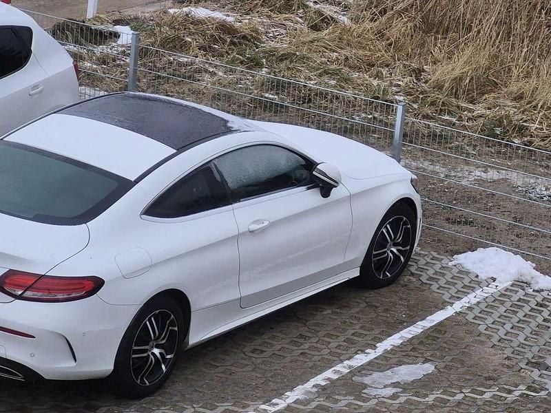 Gebraucht Mercedes C180 AMG line 156 PS (114 kW) 2019 Coupé