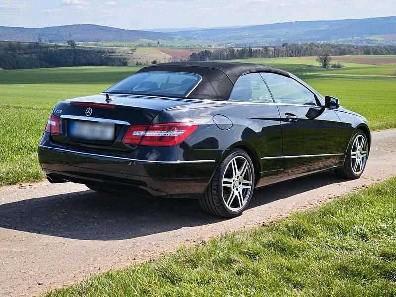 Gebraucht Mercedes E250 204 PS (150 kW) 2012 Schwarz Cabrio