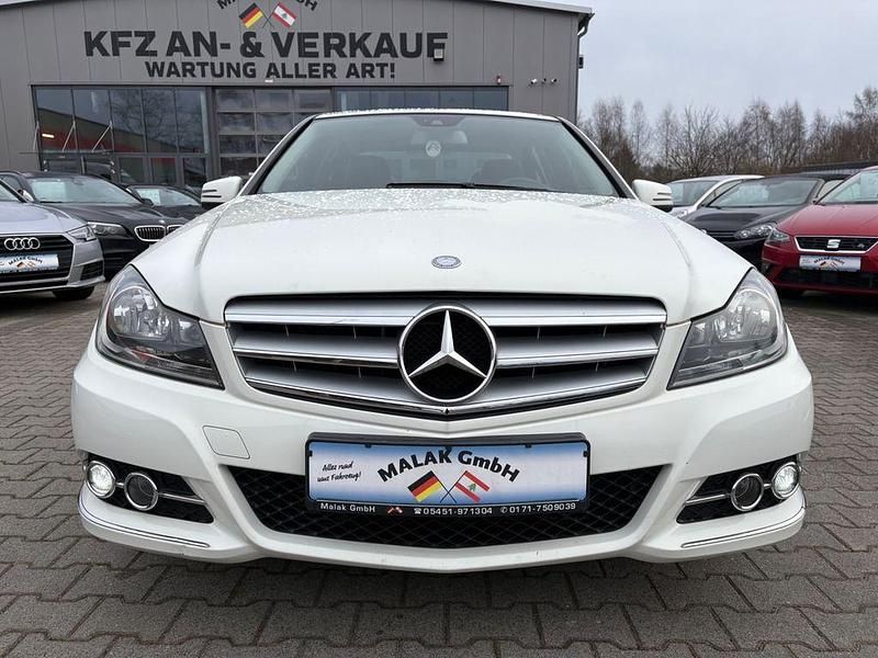 Gebraucht Mercedes C180 156 PS (114 kW) 2011 Weiß Limousine