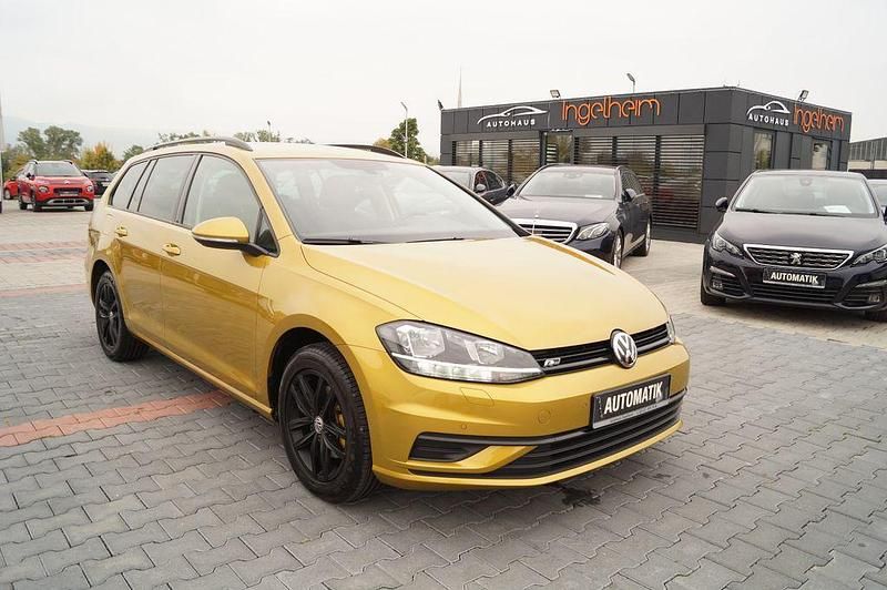 Gelb Gebraucht 2018 VW Golf VII Comfortline Kombi | 15.990 € (Guter Preis) - Bild 1/4