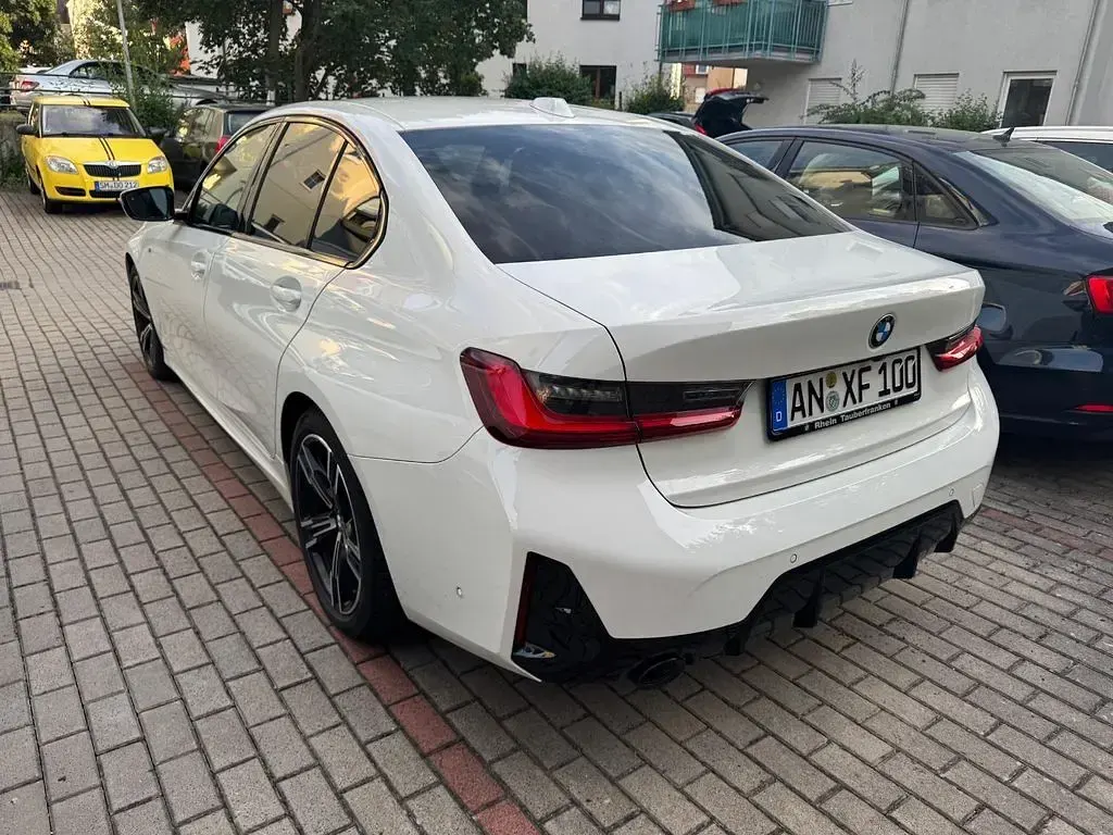 Gebraucht BMW 320 Performance 184 PS (135 kW) 2024 Weiß Limousine