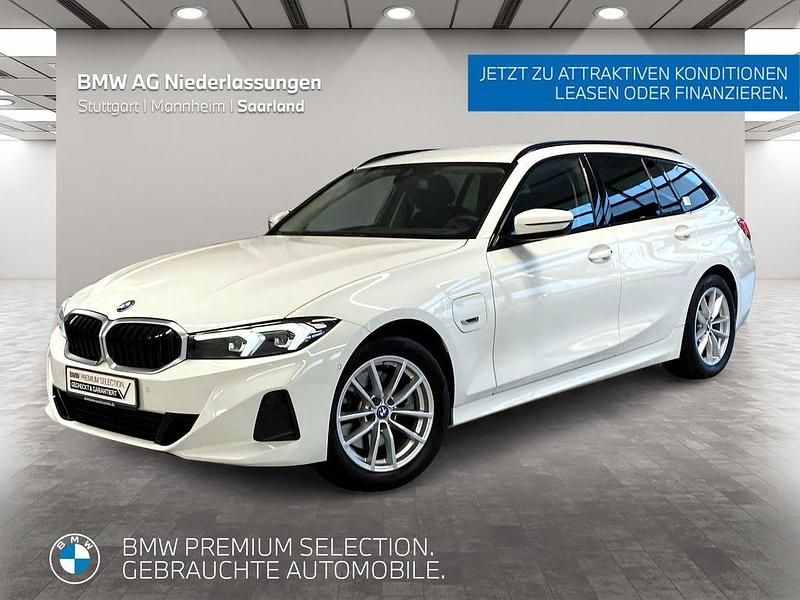 Gebraucht BMW 330e 184 PS (135 kW) 2023 Weiß Kombi