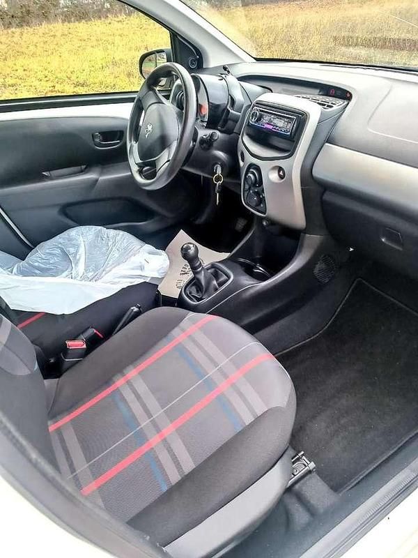 Gebraucht Peugeot 108 Active 69 PS (50 kW) 2015 Limousine