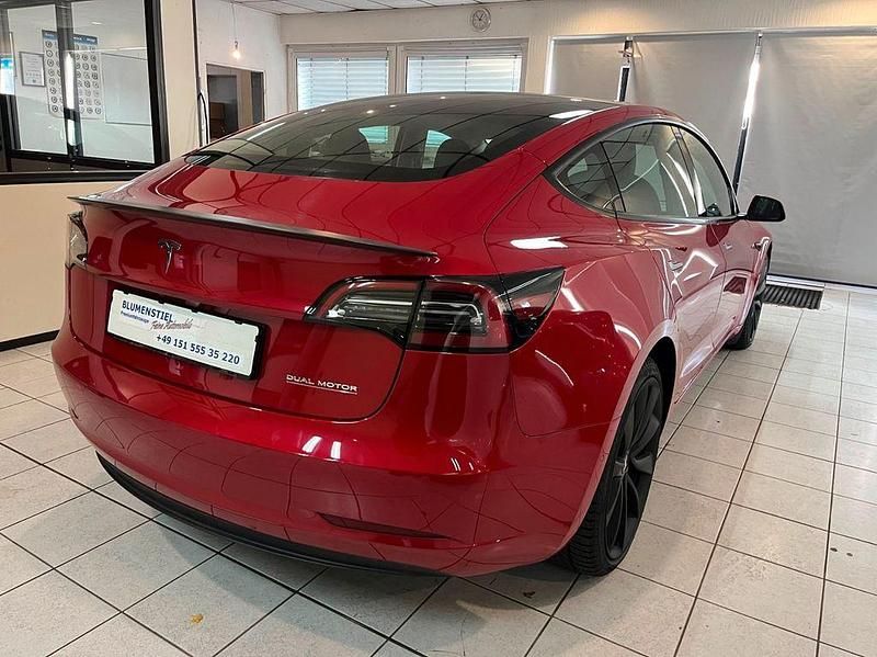Gebraucht Tesla Model 3 377 kW (513 PS) 2022 Rot Limousine