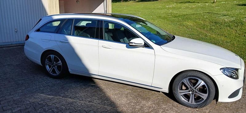 Gebraucht Mercedes E200 150 PS (110 kW) 2019 Weiß Kombi