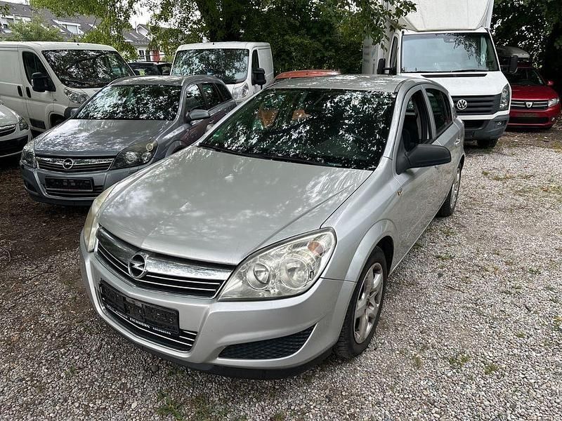 Silber Gebraucht 2008 Opel Astra Edition Limousine | 999 € (Superpreis) - Bild 1/4