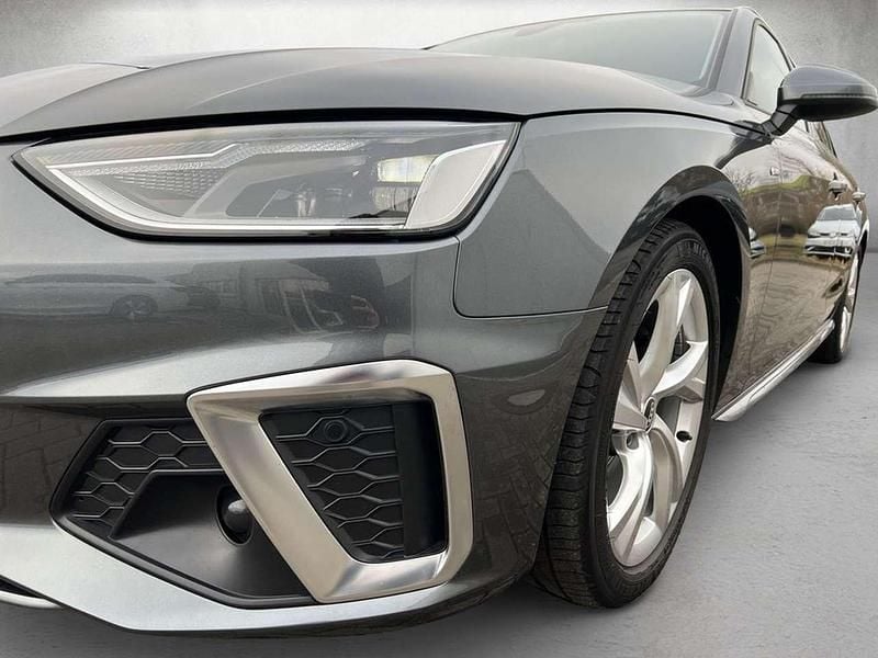 Second-hand Audi A4 S-Line 150 CP (110 kW) 2021 Gri Break