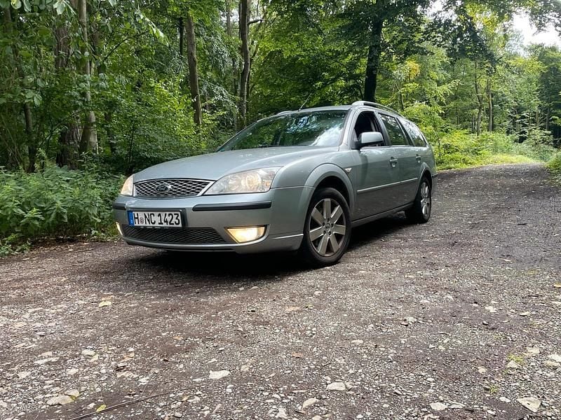 Silber Gebraucht 2006 Ford Mondeo Kombi | 650 € (Superpreis) - Bild 1/4