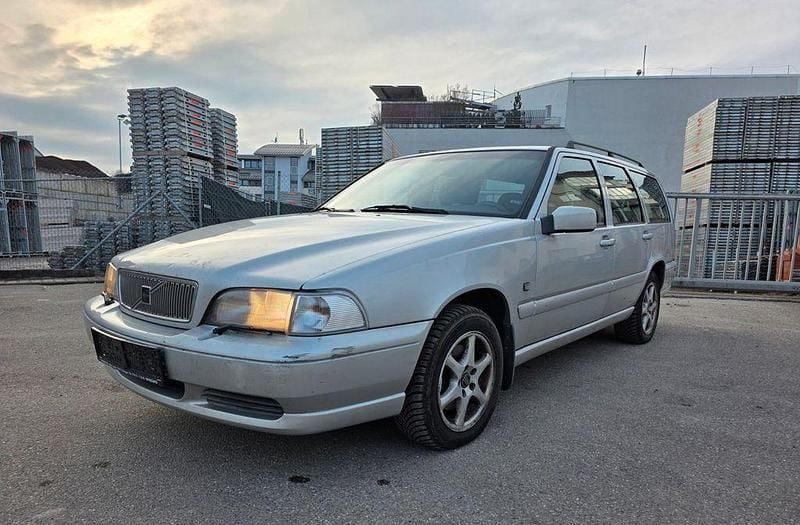 Gebraucht Volvo V70 144 PS (105 kW) 1998 Silber Kombi