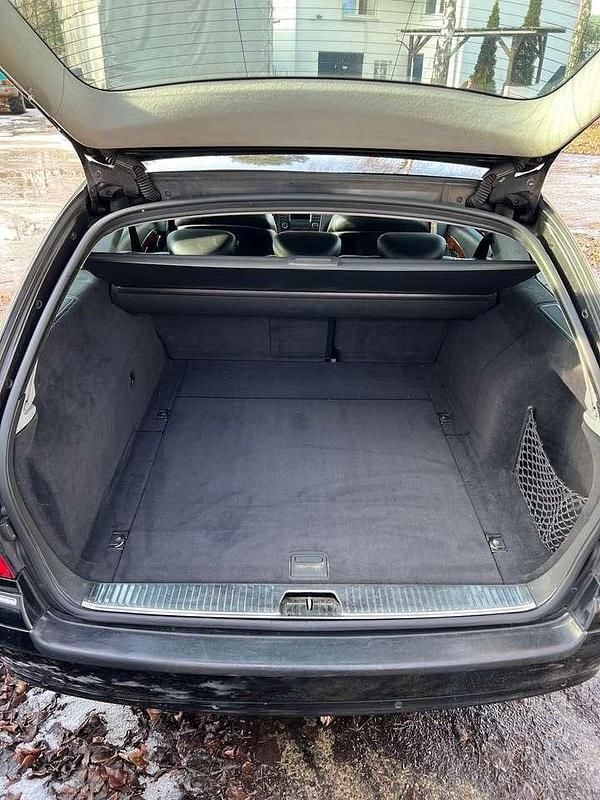 Gebraucht Mercedes E200 Elegance 163 PS (119 kW) 2003 Schwarz Kombi