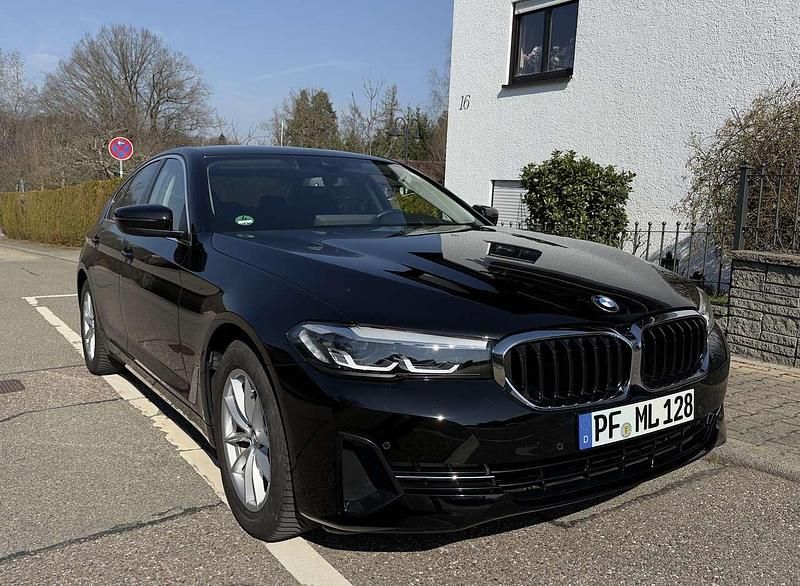 Gebraucht BMW 520 184 PS (135 kW) 2022 Schwarz Limousine