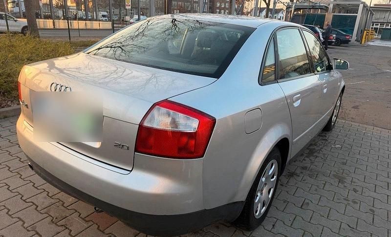 Używany Audi A4 2003 Srebrny Sedan/Limuzyna