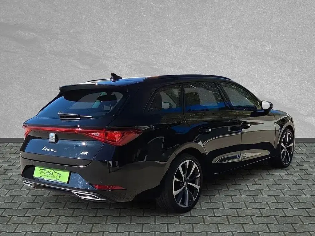 Gebraucht Seat Leon FR 150 PS (110 kW) 2022 Midnight schwarz met Limousine