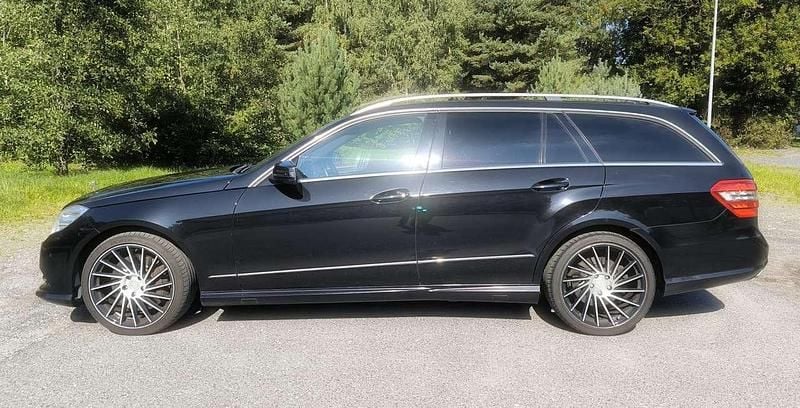 Gebraucht Mercedes E500 408 PS (300 kW) 2012 Schwarz Kombi