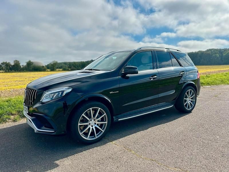 Schwarz Gebraucht 2015 Mercedes GLE63 AMG AMG SUV | 48.700 € (Fairer Preis) - Bild 1/4