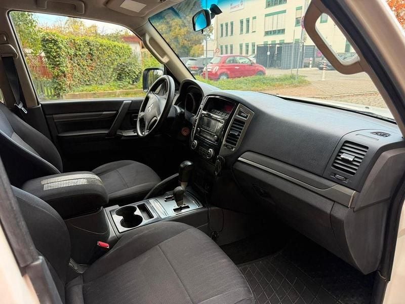 Gebraucht Mitsubishi Pajero 190 PS (139 kW) 2017 Weiß SUV