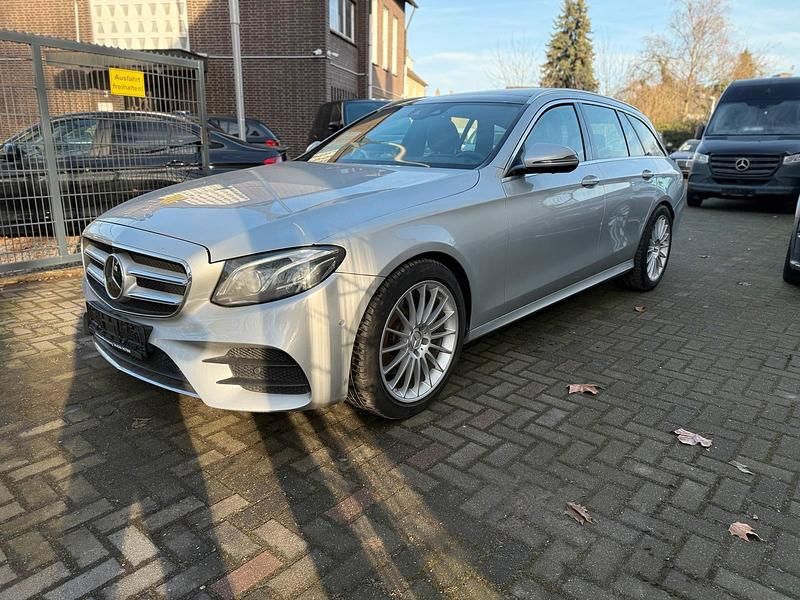 Gebraucht Mercedes E220 AMG 194 PS (142 kW) 2017 Silber Kombi