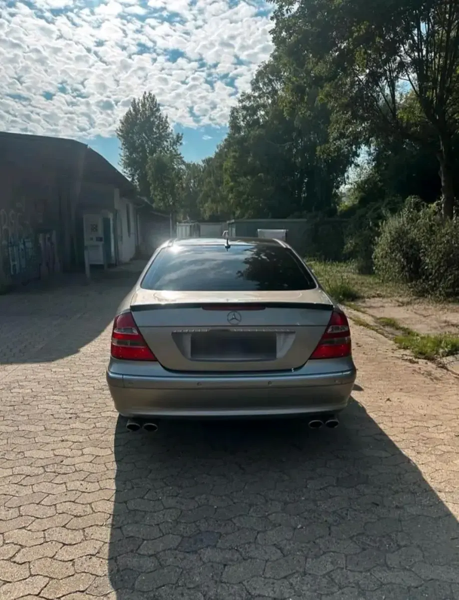 Gebraucht Mercedes E350 272 PS (200 kW) 2005 Grau Limousine