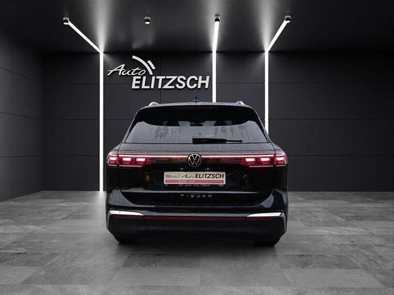 Gebraucht VW Tiguan Elegance 150 PS (110 kW) 2024 Deep black perleffekt SUV