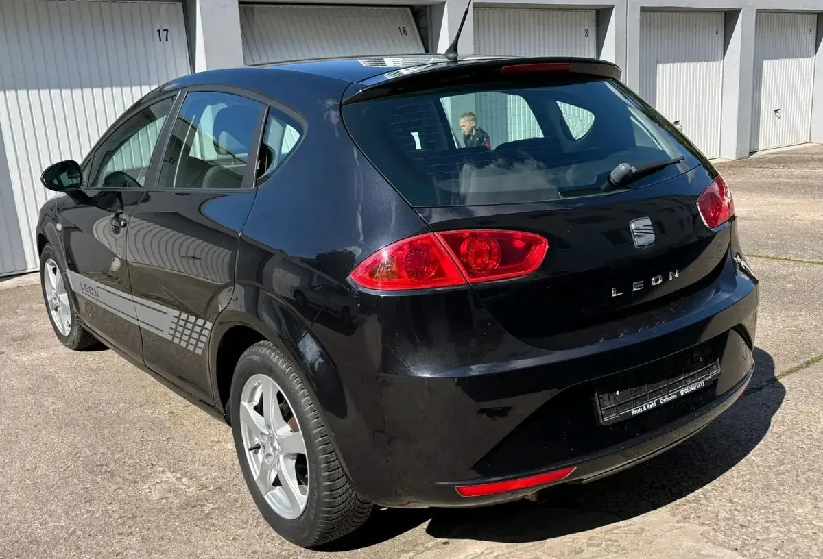 Brugt Seat Leon 105 HK (77 kW) 2011 Sort Hatchback