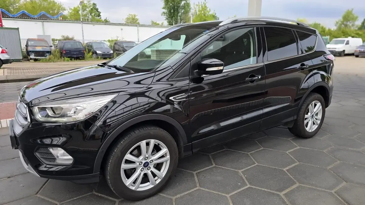 Gebraucht Ford Kuga 150 PS (110 kW) 2018 Schwarz SUV