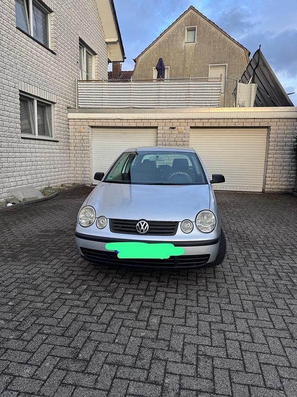 Grau Gebraucht 2004 VW Polo Kleinwagen | 1.299 € (Fairer Preis) - Bild 1/4