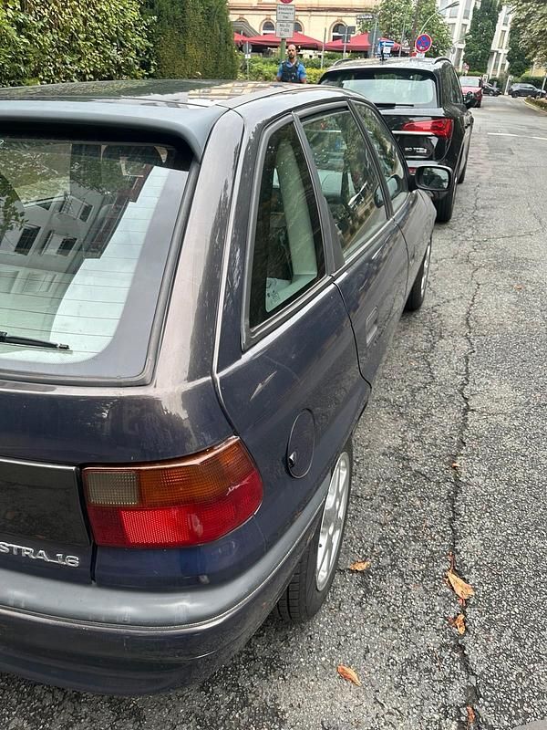 Gebraucht Opel Astra 101 PS (74 kW) 1995 Blau Kleinwagen
