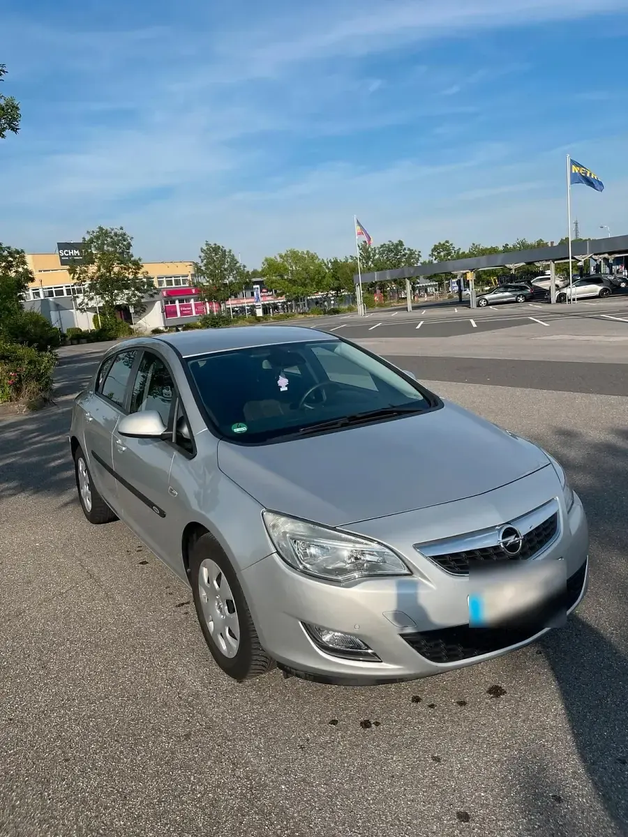 Gebraucht Opel Astra 160 PS (117 kW) 2011 Silber Coupé