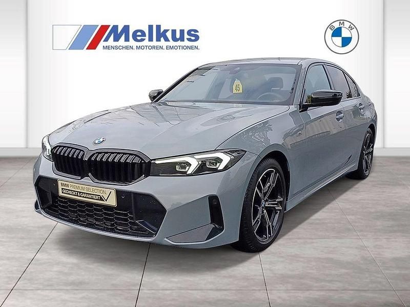 Grau Gebraucht 2024 BMW 318 Shadowline Limousine | 36.970 € (Fairer Preis) - Bild 1/4