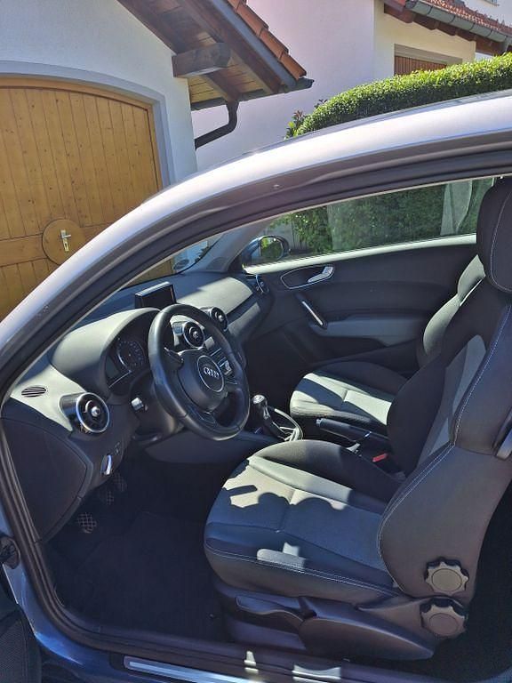 Gebraucht Audi A1 Sport 90 PS (66 kW) 2015 Blau Kleinwagen