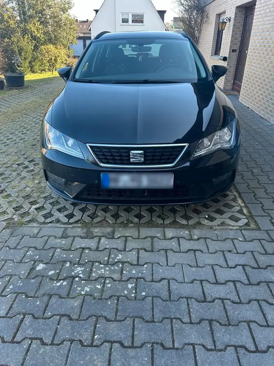 Używany Seat Leon 116 KM (85 kW) 2020 Czarny Kombi