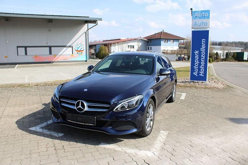 Gebraucht Mercedes C250 211 PS (155 kW) 2015 Blau Kombi